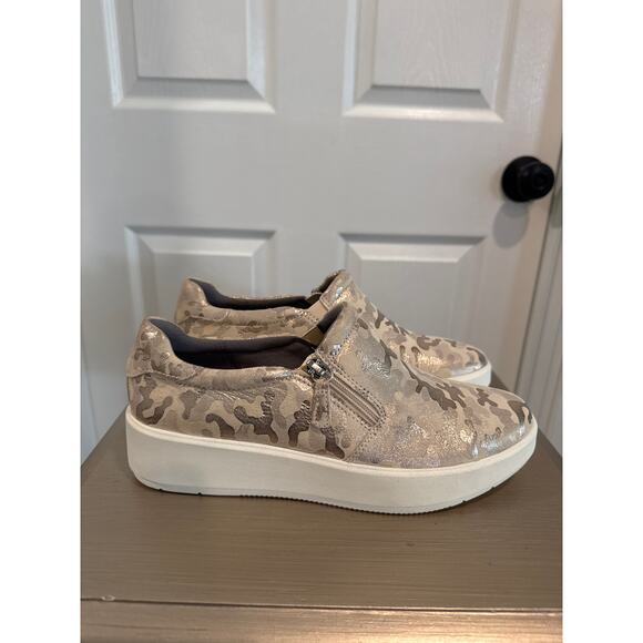Clarks Women's Layton Step Sneakers Ivory Camo Size 8.5M - Picture 1 of 9